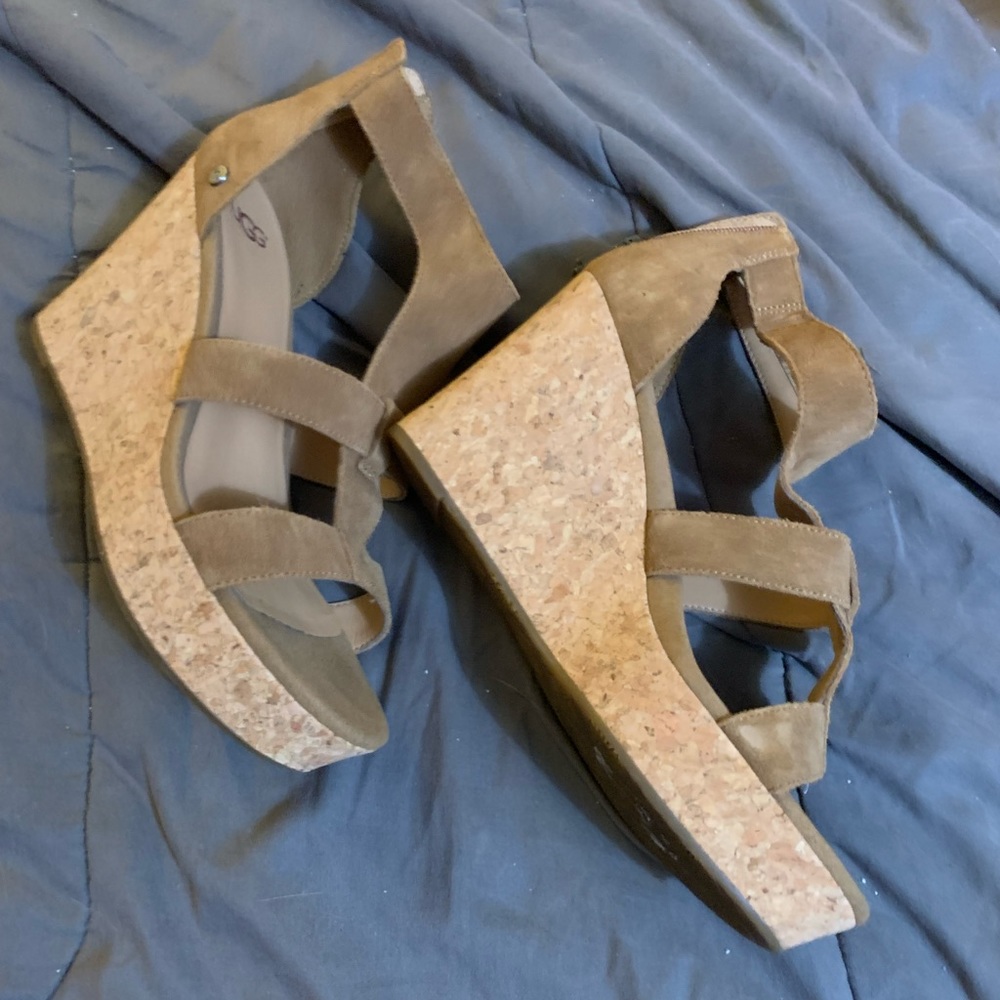 UGG Whitney platform sandals 8.5